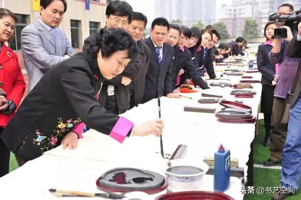 80个硬笔书法欣赏,现代80位书法名家作品欣赏