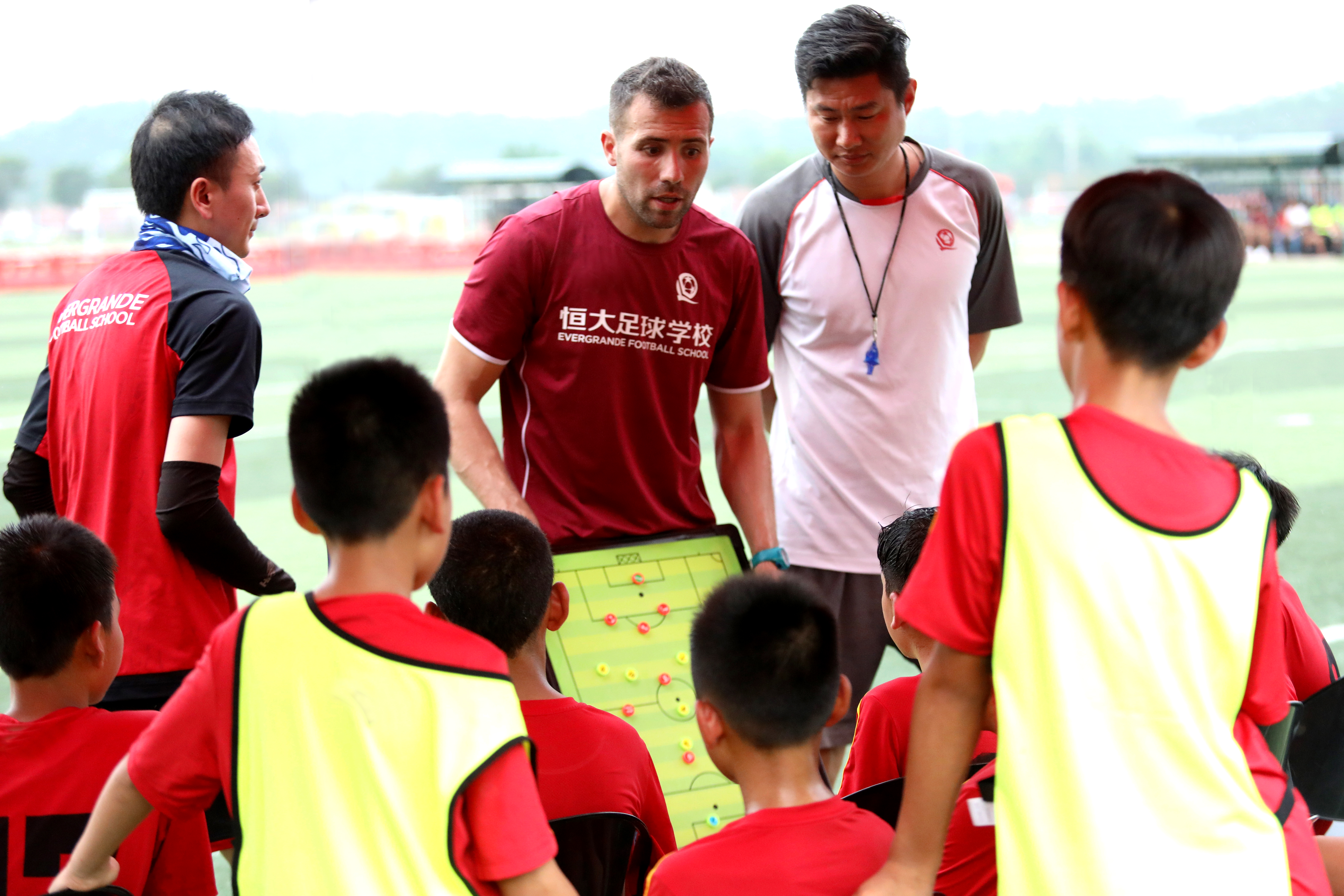 妈妈们看过来,这个夏天送孩子上学习班,不如学这项最男人的运动