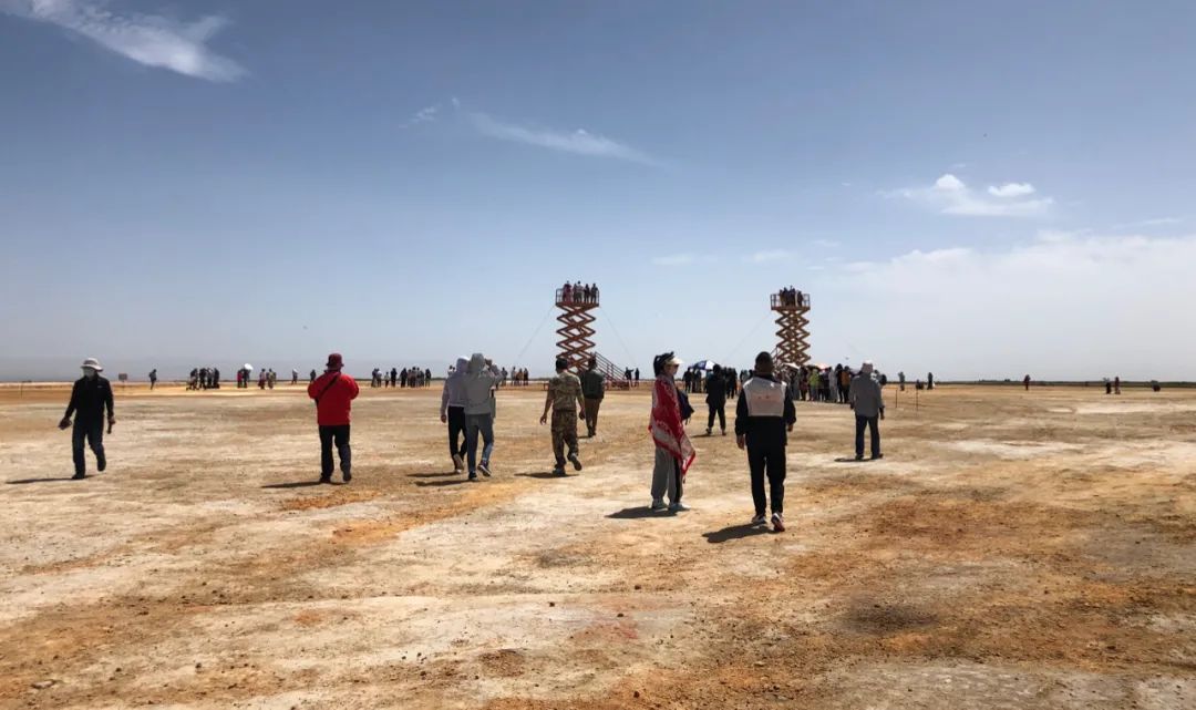 茫崖艾肯泉夏季游攻略,青甘大环线艾肯泉