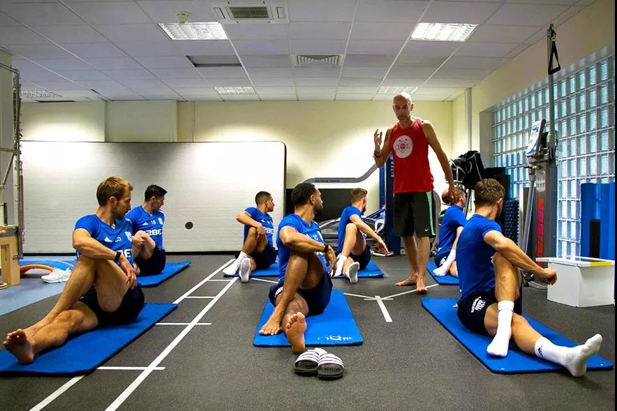 全世界瑜伽,全球人都在练瑜伽