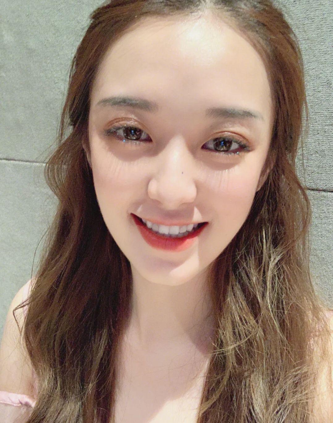 化妆起皮不是你的错，但选错粉底液就是你的不对了