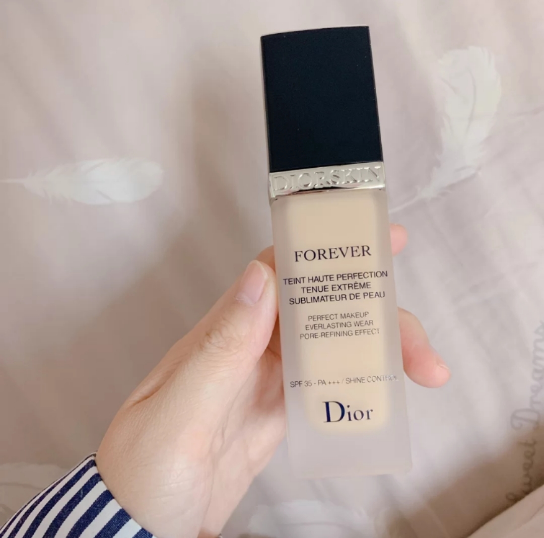 秋冬粉底液推荐不容易浮粉,持久遮瑕又水润的粉底液推荐