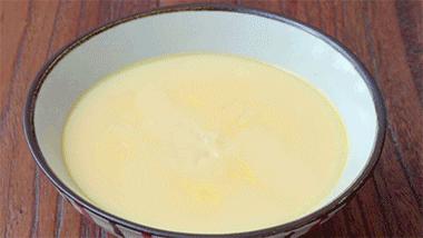 只用纯鸡蛋做出美味的鸡蛋布丁,鸡蛋牛奶布丁做法小视频