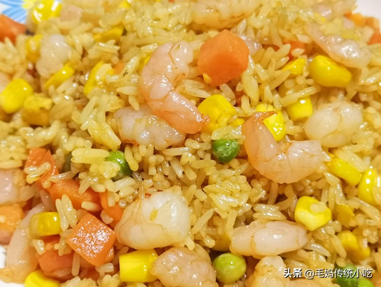 隔夜饭硬怎么炒,比较软的隔夜饭怎么炒好