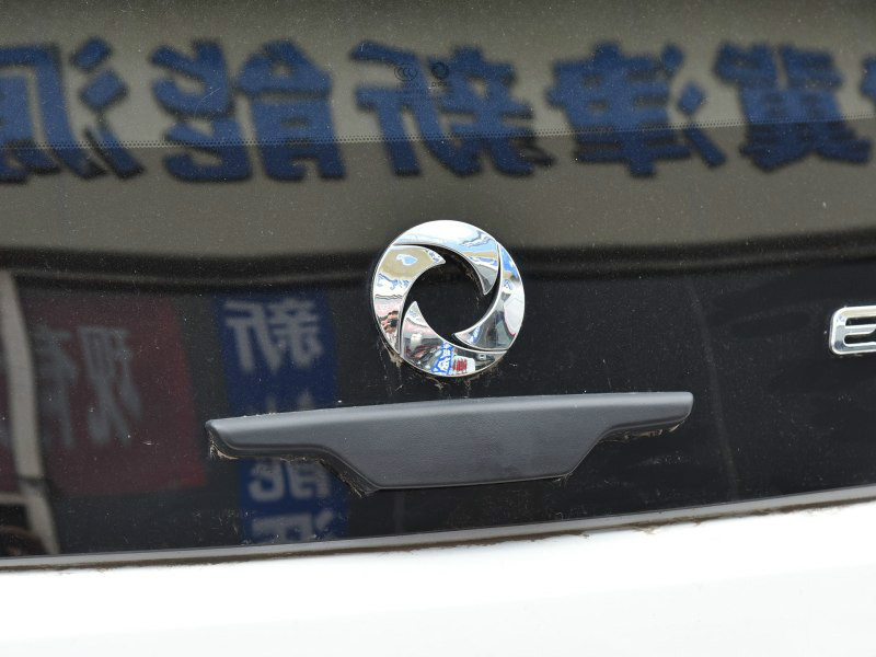 东风不再传统!10万以内的电动车俊风ER30,这才是真的酷炫风