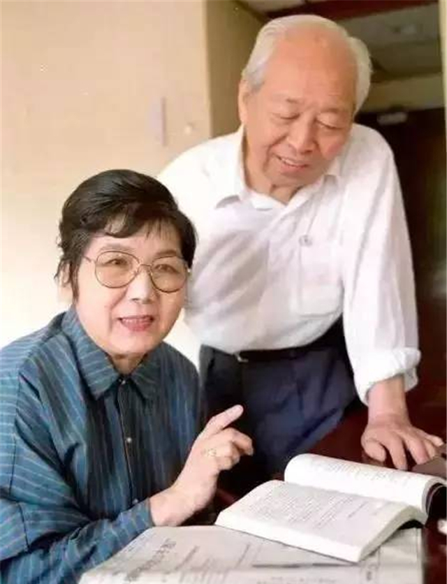 鑰佽垗鍚寸鍏夋柊鍑ら湠,鍚寸鍏夋柊鍑ら湠鐩告俊浠ユ搏