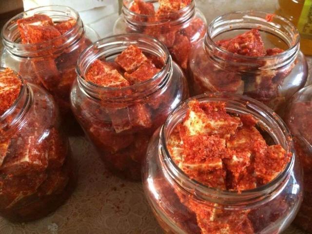 霉豆腐怎么发酵长白毛没有稻草,做霉豆腐会酸是怎么回事