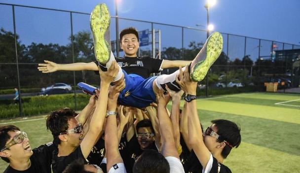 白岩松考大学,白岩松到底是怎么培养自己的儿子