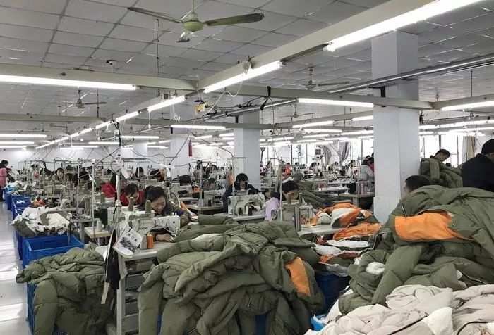 中国羽绒服在美成爆款,国产不知名羽绒服在美国成爆款