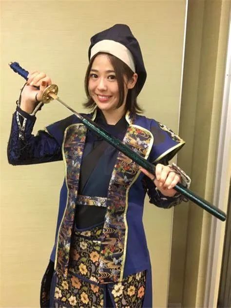 收入50亿赞助J联赛的漫画家,也是脚踩3条船的时间管理大师