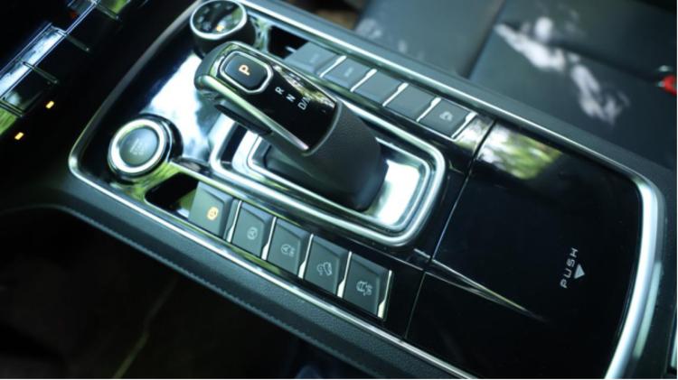 域虎9高速试驾,域虎9皮卡车越野视频