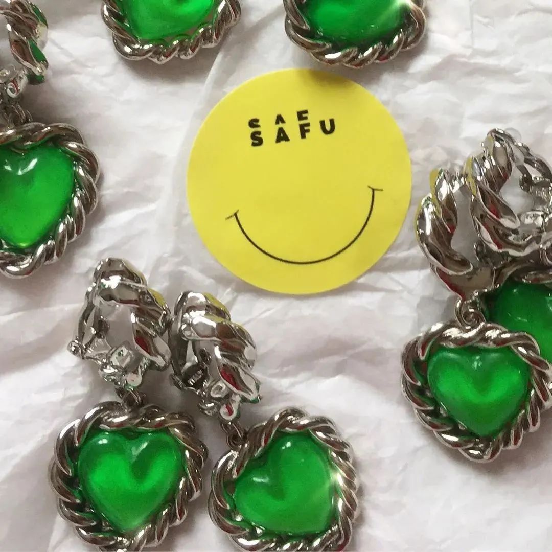 珍珠耳钉优雅永不过时,经典大方的耳钉