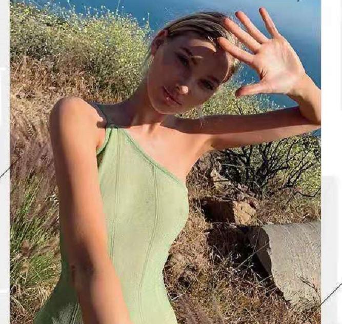 脖子前倾斜肩怎么矫正,穿搭修饰身材缺陷