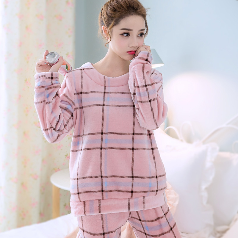 天气转凉了秋装先买两套穿起来,别急着买衣服