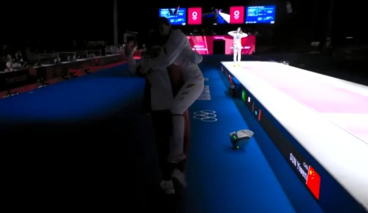 第三金中国选手孙一文夺得金牌,孙一文意外受伤离场后为啥夺冠