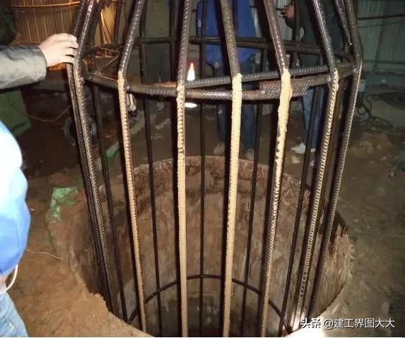 打桩塌孔原因,桩基钢筋笼变形怎么处理