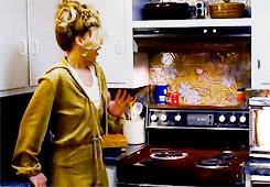 Kiss-me-at-the-gate可不要翻译在门口吻我真正意思你知道吗？