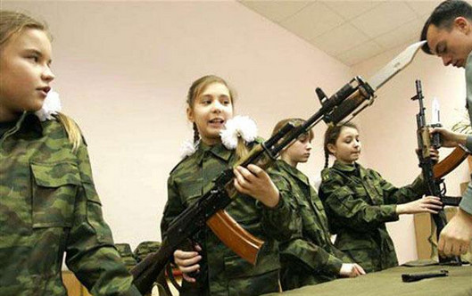 校服能看出来学校的等级,从校服看出学校地位