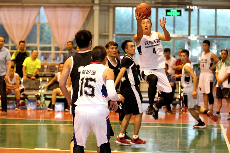 扎根岗位，青春无悔---记西北油田治安消防中心特勤三队班长张弛