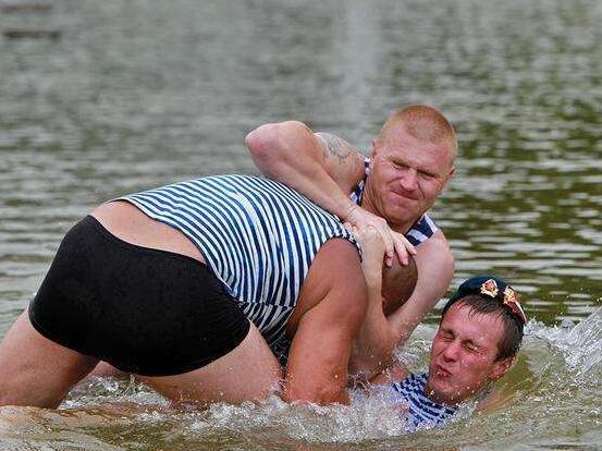 战斗民族的伏特加真的不能瞎喝啊,战斗民族的伏特加真的不能瞎喝