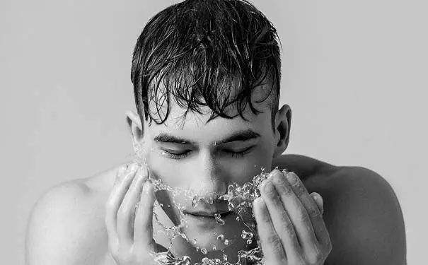 钢铁直男学会护肤,钢铁直男眼中的护肤品