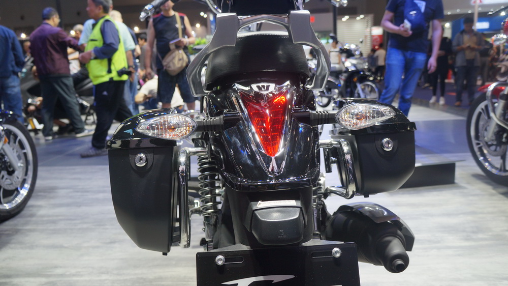 入门级国产太子车，金属味十足，配10.7升油箱，最大马力11.3匹