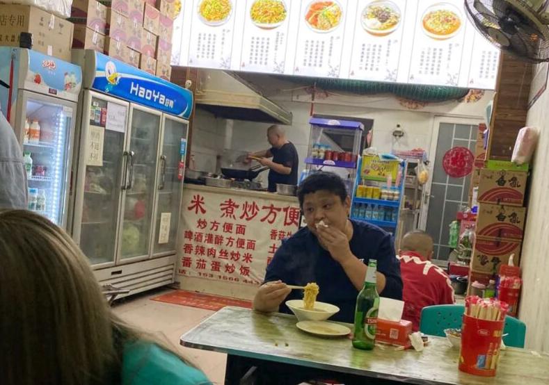 夜摊网红方便面,菏泽方便面