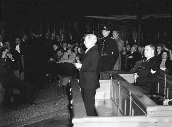 这个*子骗**造出来的东西比真的还真希特勒都被他耍了