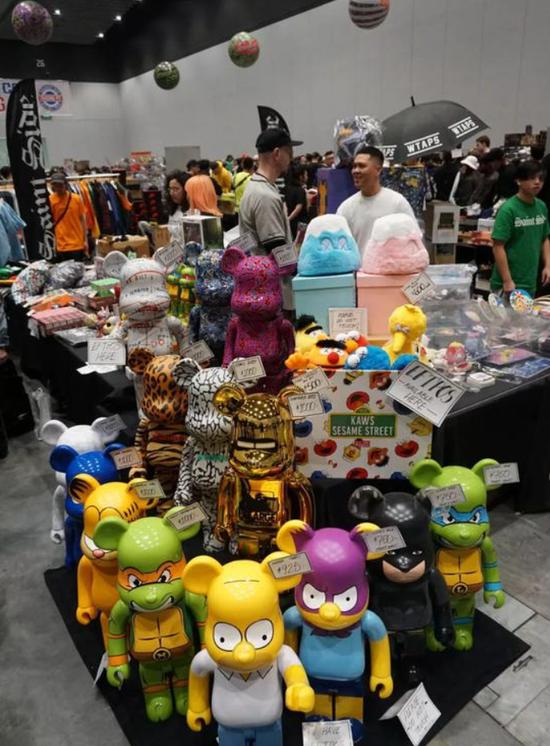 新手如何实现摆地摊月入20000,摆地摊最赚钱的4个方法