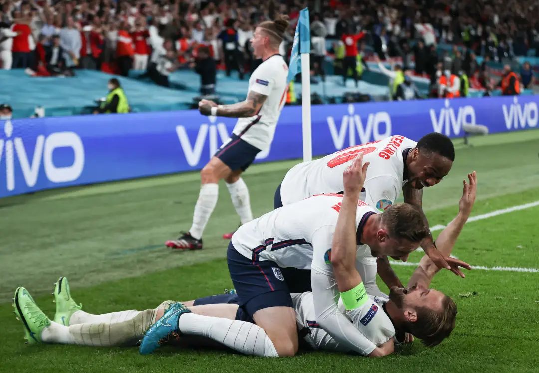 英格兰56年,55年漫长回家路