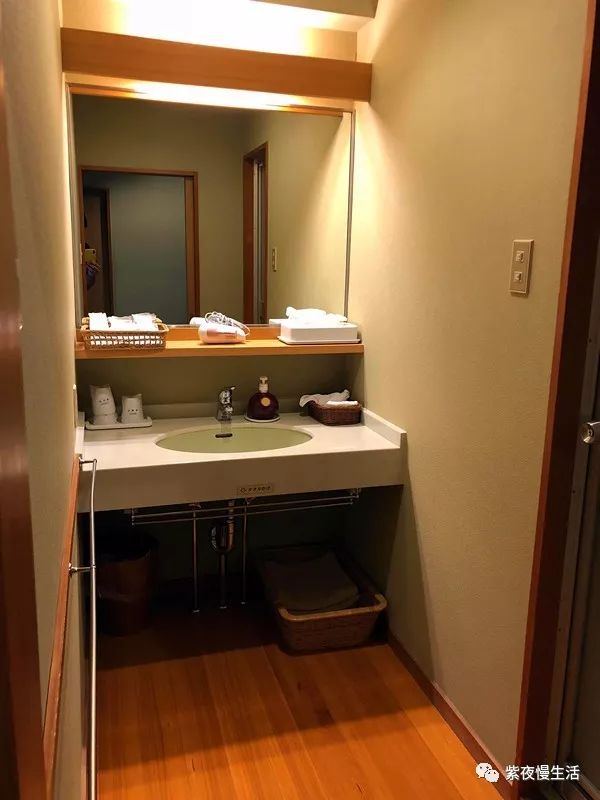 未见富士，幸运依在-秀峰阁湖月