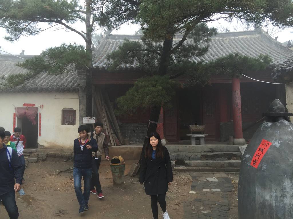 嵩山佛寺遍山坳：成千上百均有名