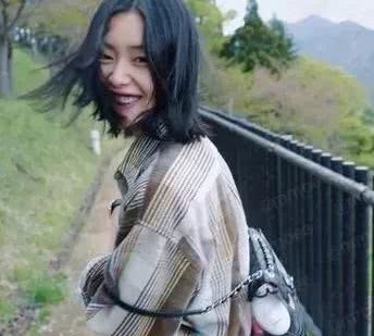 刘雯大包包推荐,刘雯同款豹纹包包