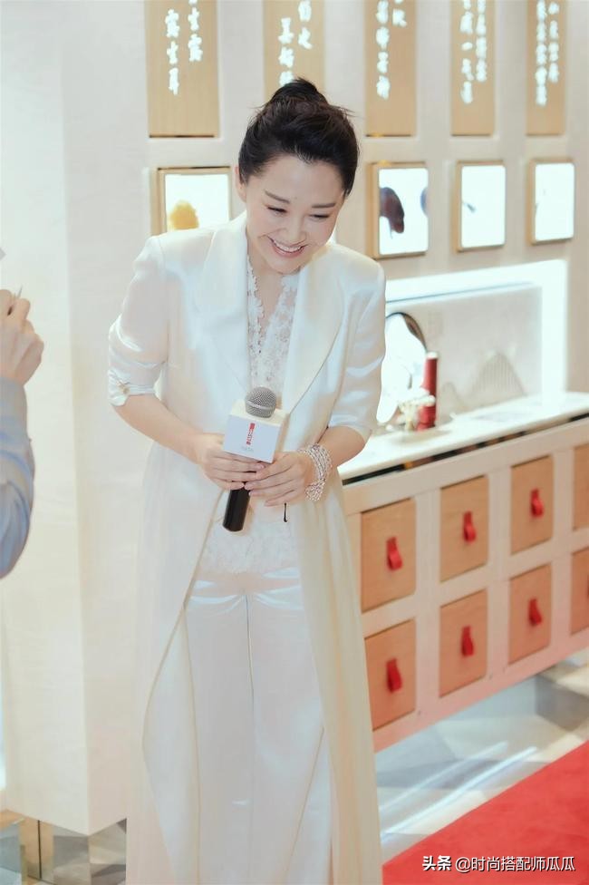 女人过了30别穿那么老气,女人过了50岁别穿几种裤子