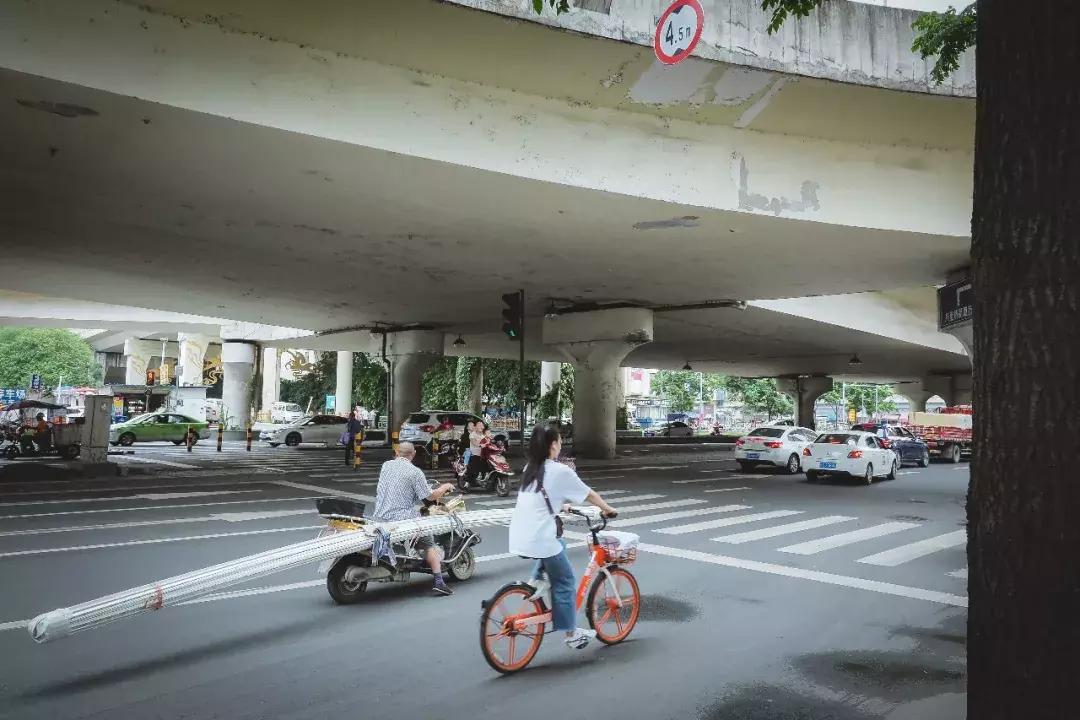 荷花池vs春熙路,成都荷花池攻略技巧