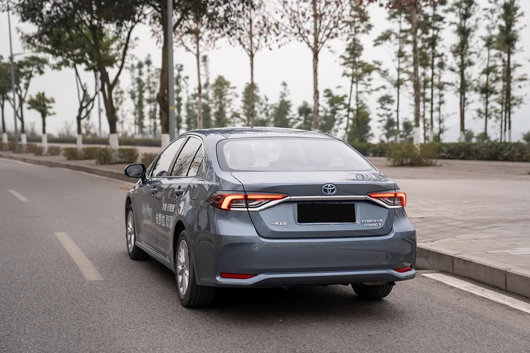 卡罗拉双擎和燃油版驾驶感受,卡罗拉双擎有没有必要买燃油版