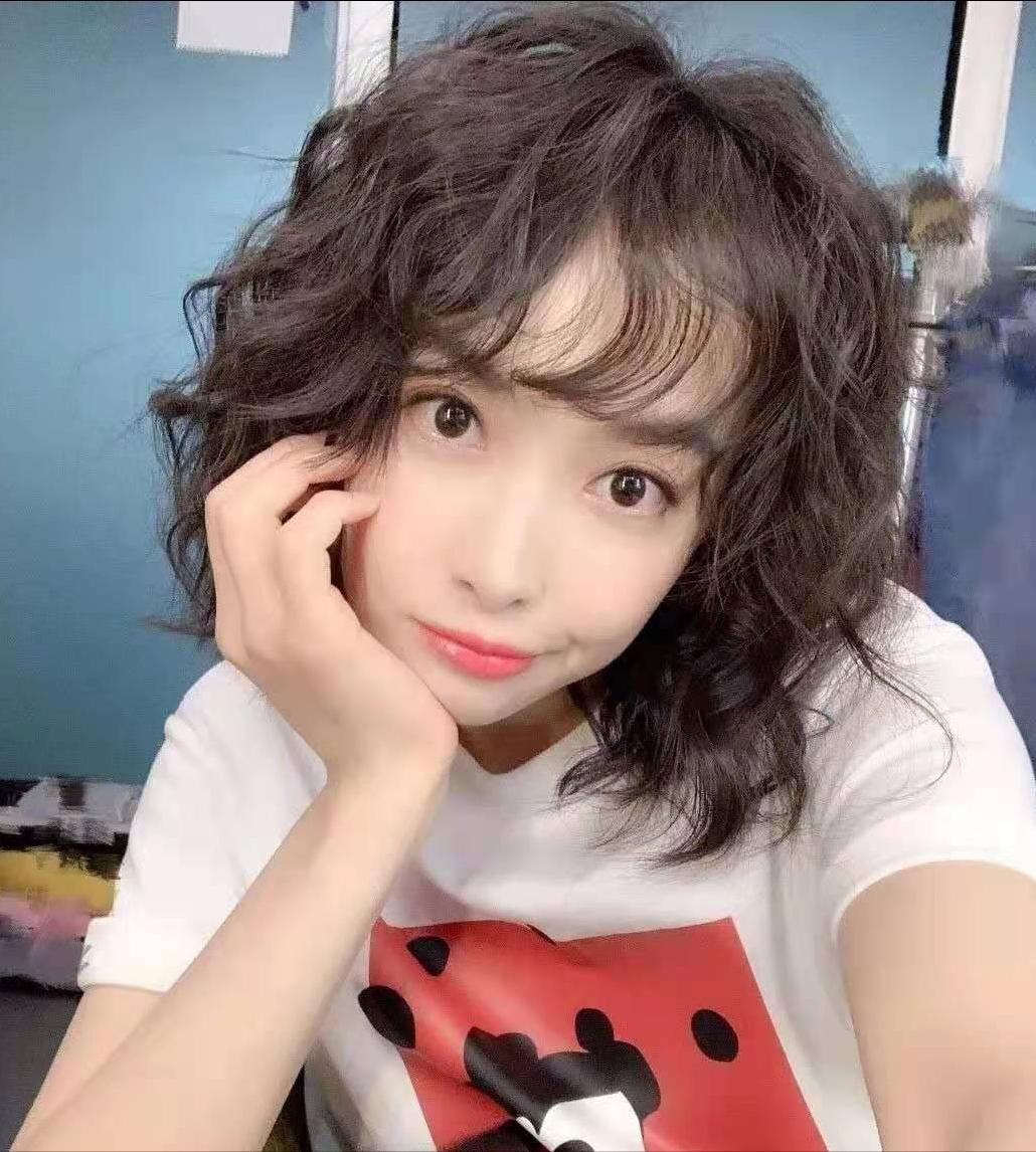 烫的卷发不知用哪种泡沫发蜡好,发蜡和弹力素哪个更适合卷发