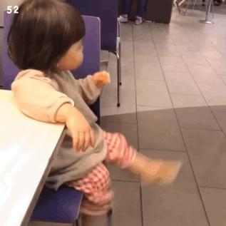 别让「假笑男孩」的悲剧,在她身上重演