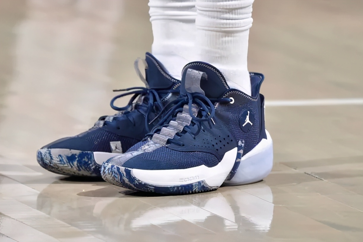 NBA球员上脚：卡鲁索穿安踏球鞋，巴特勒的驭帅14很骚气