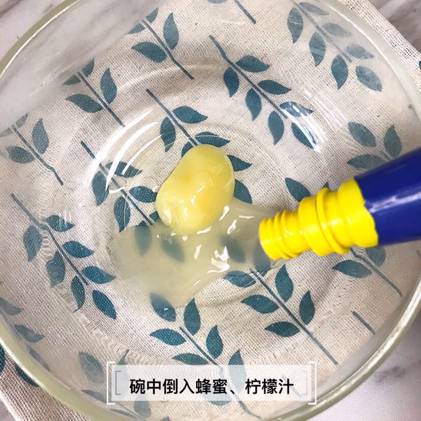 鸡胸肉加淀粉不糊锅,鸡胸肉里加一点猪肉