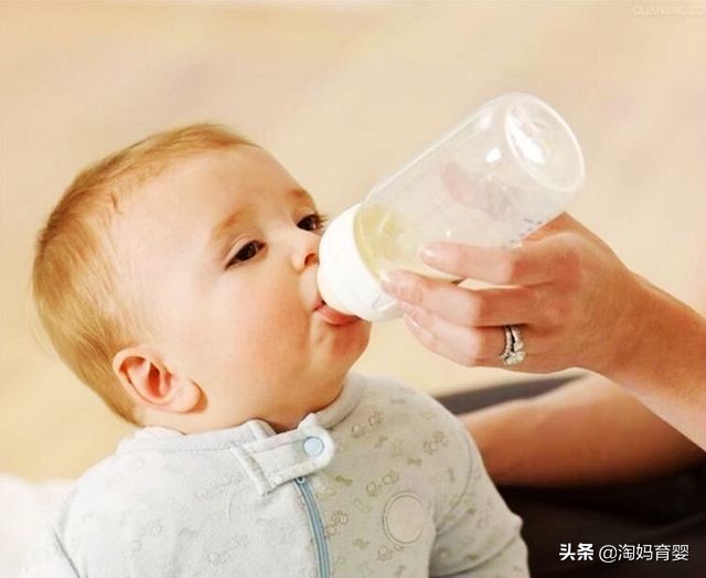 喂奶粉宝宝多久喝一次水,奶粉吃到多大才能喂奶