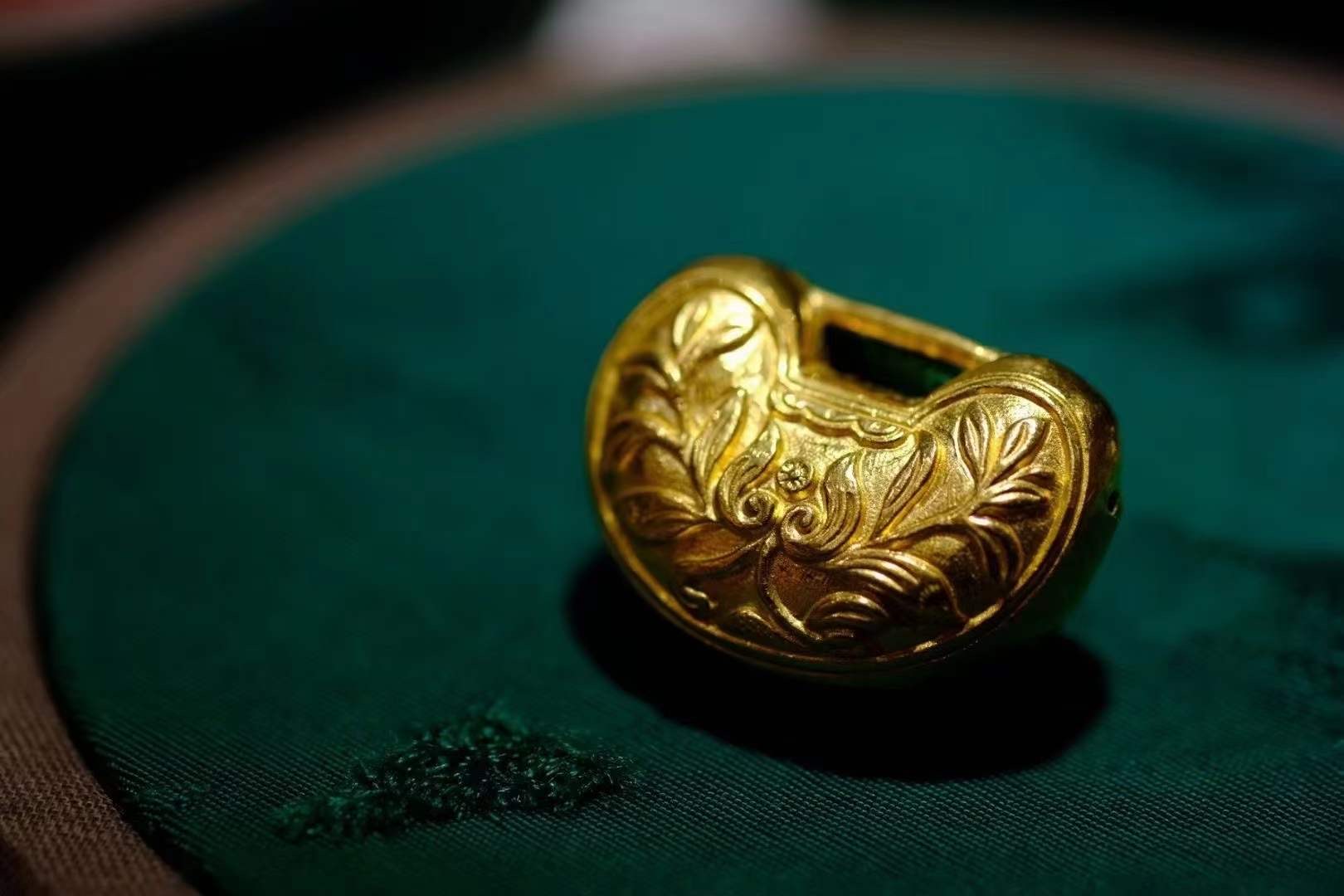 复古黄金长命锁,明清首饰锁代表了高级工匠的美