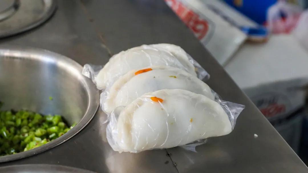 泉秀路上卖了17年的QQ米包,再不去吃就要失传了...