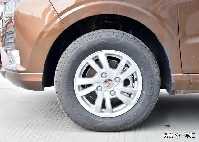 五菱宏光s最低什么价位,五菱宏光s2020款1.5l舒适型油耗