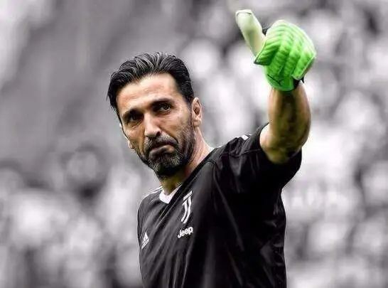 fm战术理念防守反击,fm足球经理两翼齐飞战术