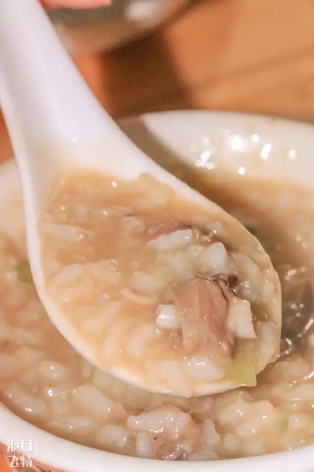 @海口夜猫子，夜深了你还不想睡？就来碗鸽粥慰藉你孤寂的肠胃