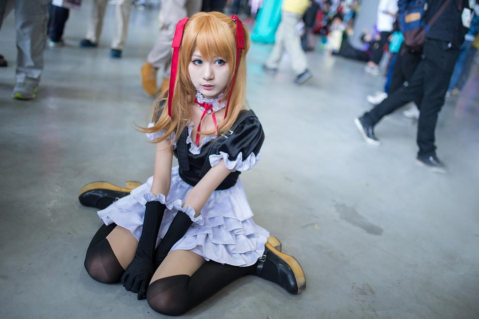 穿cos服坐地铁路人的反应,cos是穿着cos服去地铁吗