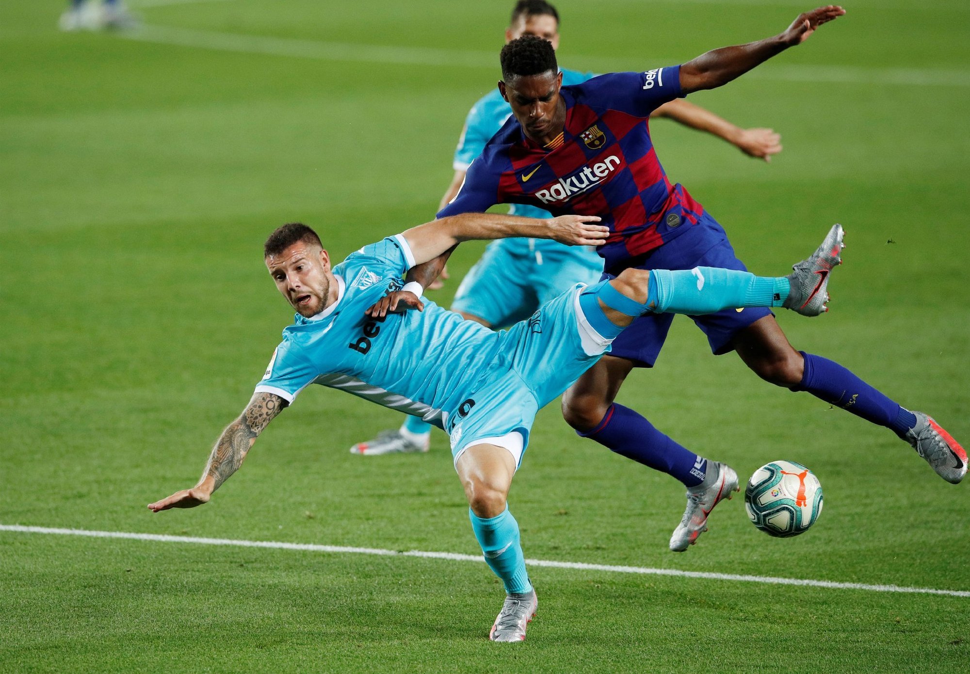 西甲球评最新比赛,巴萨传控足球被谁破解了