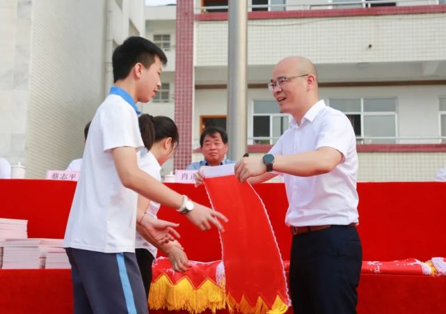 湘潭江声实验学校直播回放,湘潭江声实验学校毕业典礼