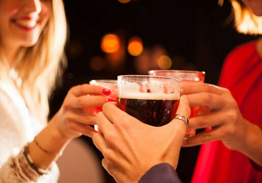 喝五瓶啤酒相当于多少白酒,喝一杯白酒算多吗